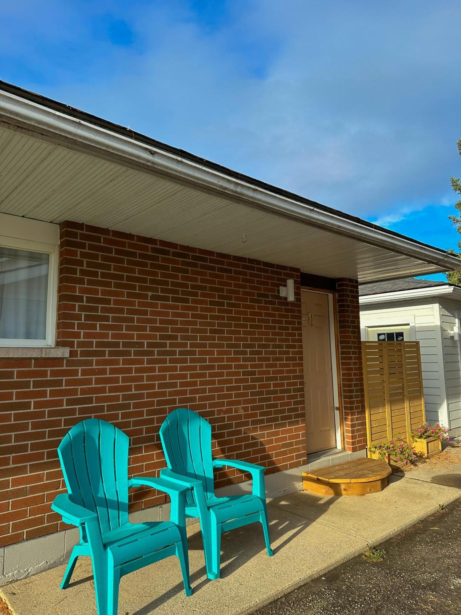 Oasis By The Bay Vacation Suites Wasaga Beach Exterior photo